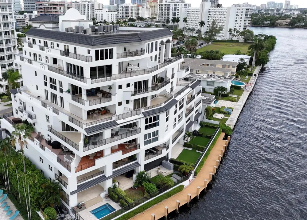 615 Bayshore Drive #301 Fort Lauderdale, FL 33304