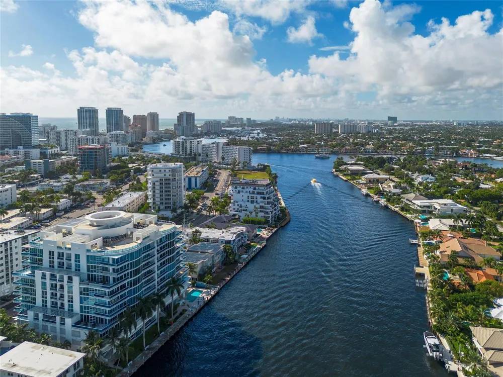 615 Bayshore Drive #301 Fort Lauderdale, FL 33304