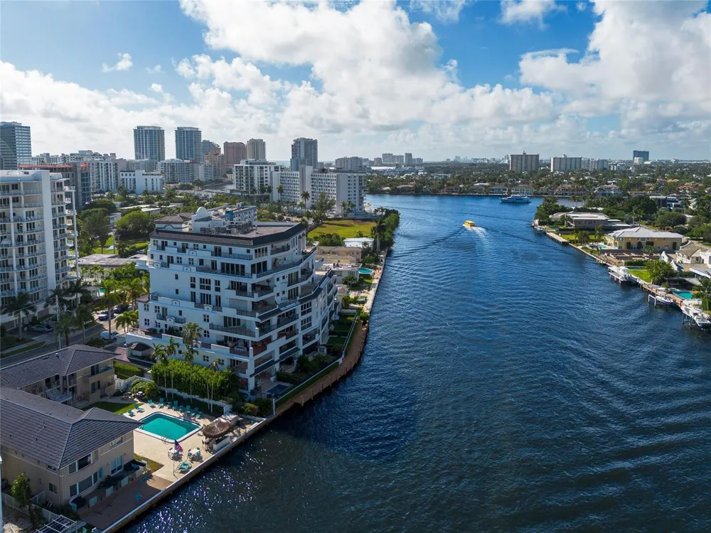 615 Bayshore Drive #301 Fort Lauderdale, FL 33304