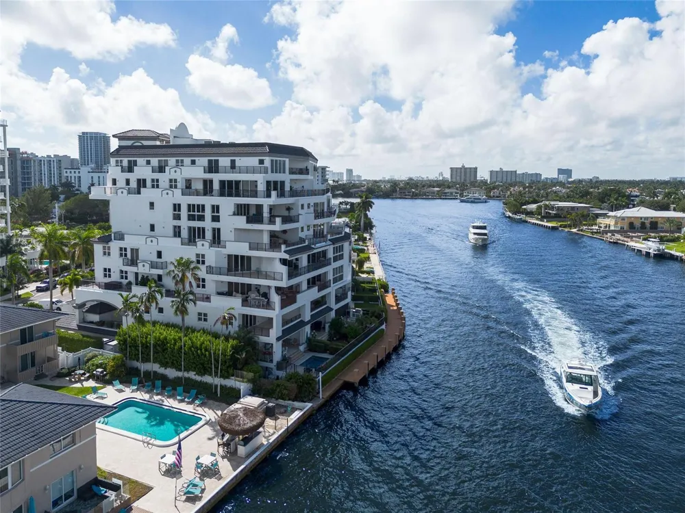 615 Bayshore Drive #301 Fort Lauderdale, FL 33304