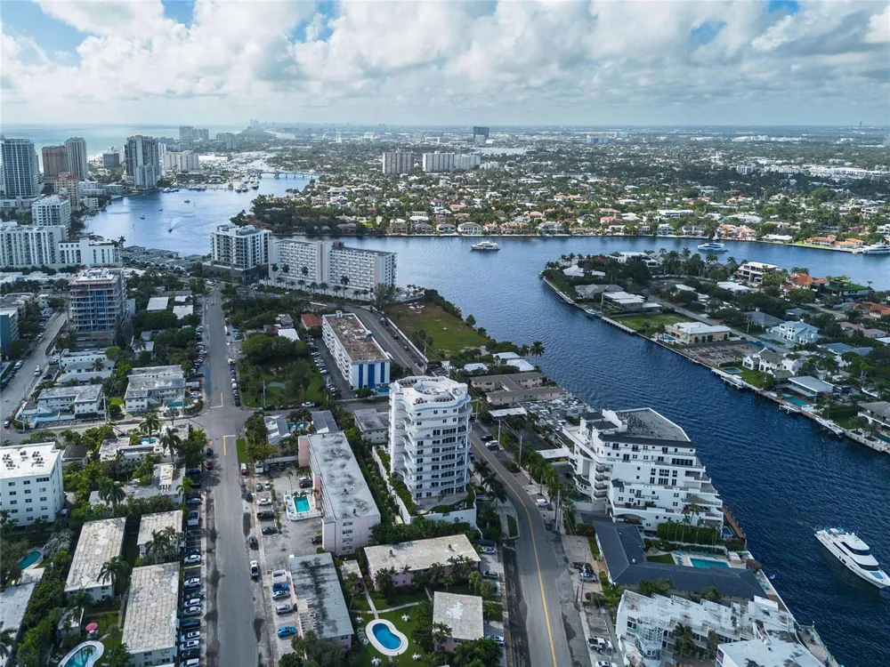 615 Bayshore Drive #301 Fort Lauderdale, FL 33304