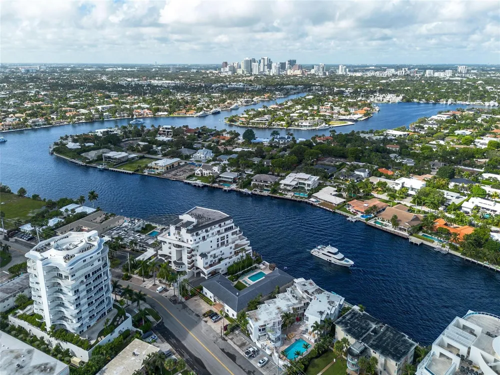 615 Bayshore Drive #301 Fort Lauderdale, FL 33304