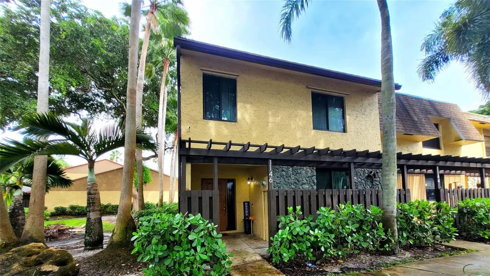 1146 University Drive Plantation, FL 33322