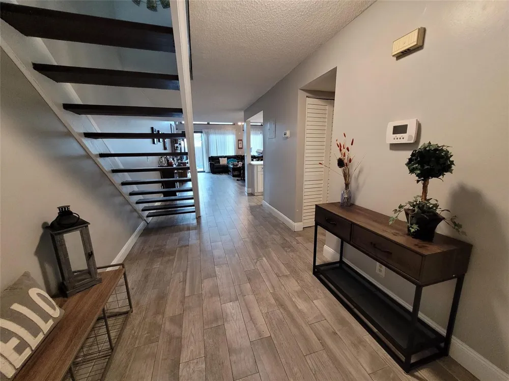 1146 University Drive Plantation, FL 33322
