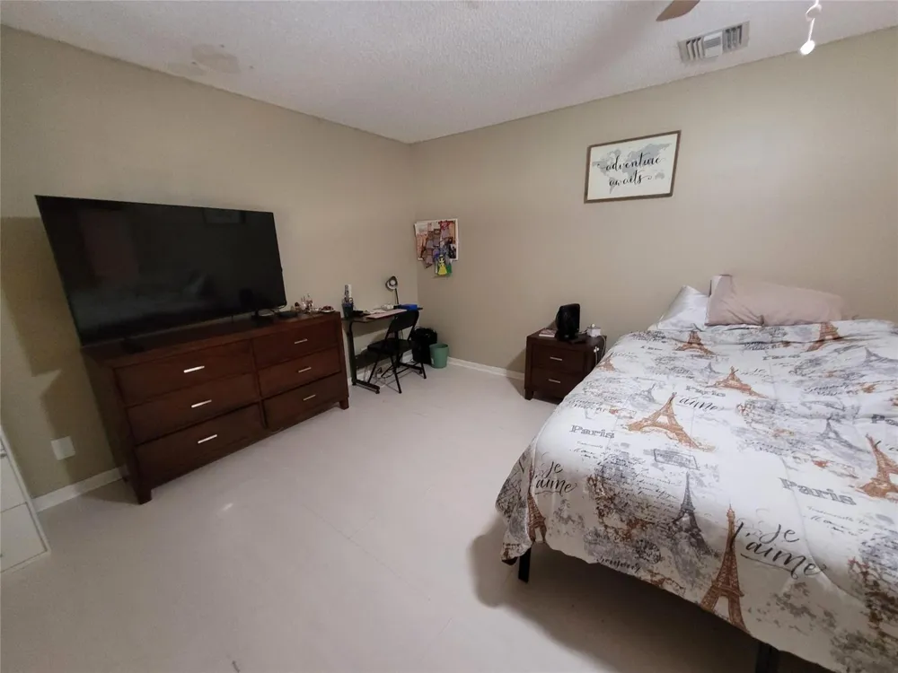 1146 University Drive Plantation, FL 33322