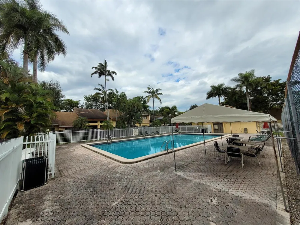 1146 University Drive Plantation, FL 33322