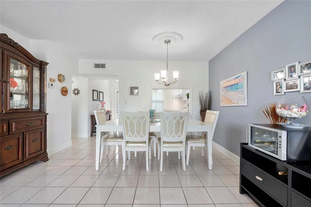 7807 Golf Circle Drive #211 Margate, FL 33063