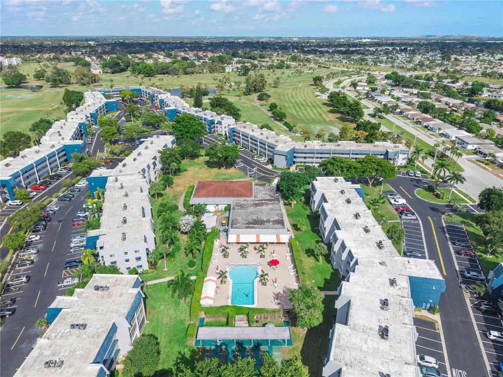 7807 Golf Circle Drive #211 Margate, FL 33063