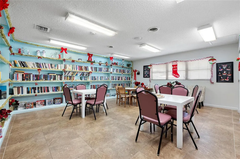 7807 Golf Circle Drive #211 Margate, FL 33063