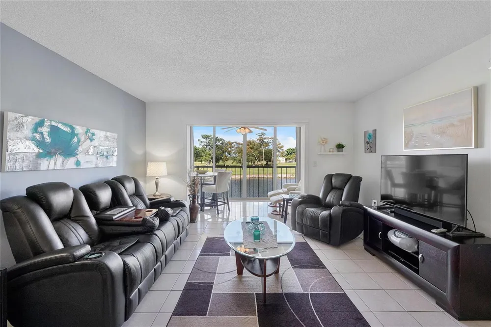 7807 Golf Circle Drive #211 Margate, FL 33063