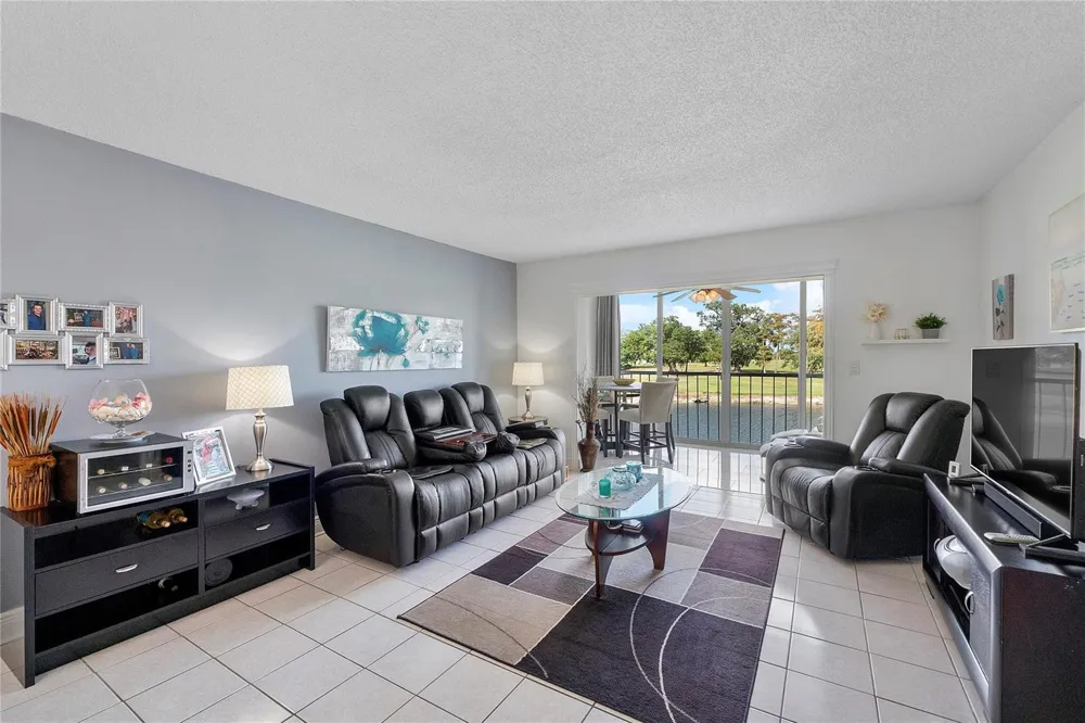 7807 Golf Circle Drive #211 Margate, FL 33063