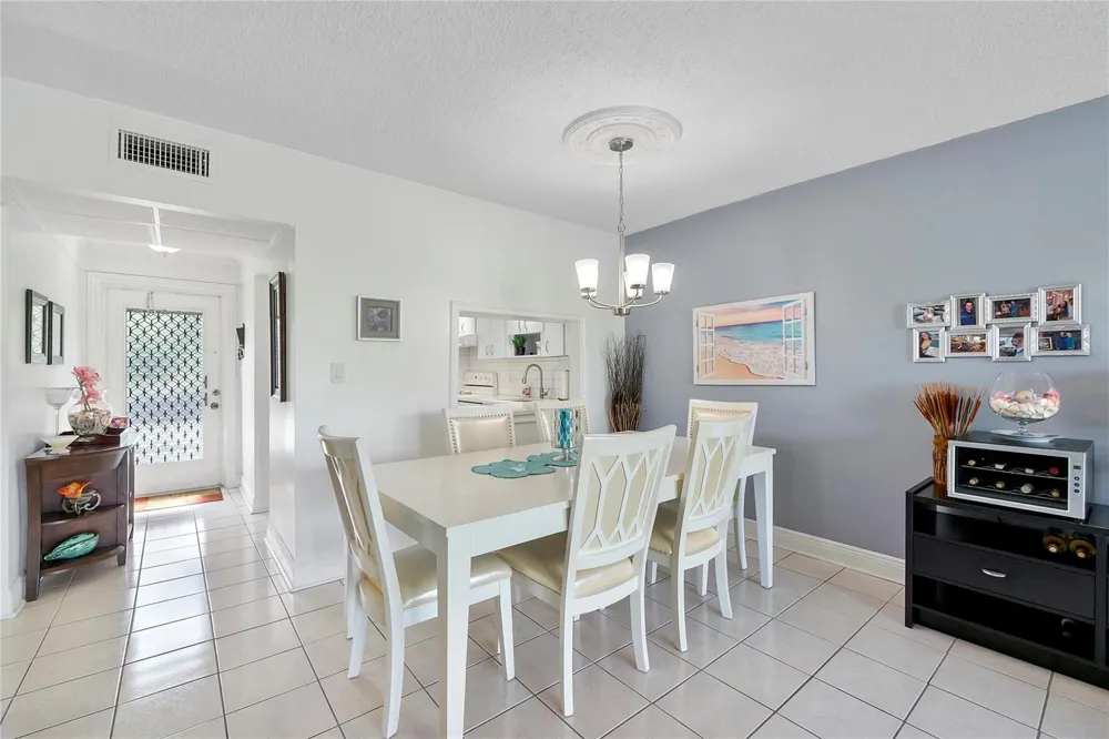 7807 Golf Circle Drive #211 Margate, FL 33063