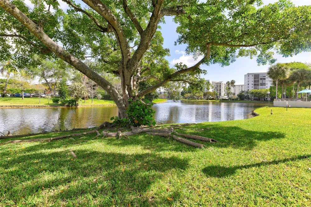 2236 Cypress Bend Drive #508 Pompano Beach, FL 33069