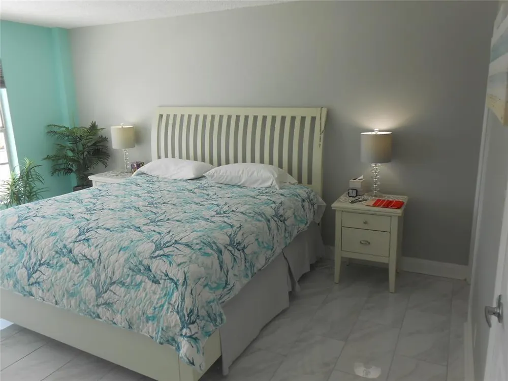 4540 Ocean Drive #210 Lauderdale By The Sea, FL 33308