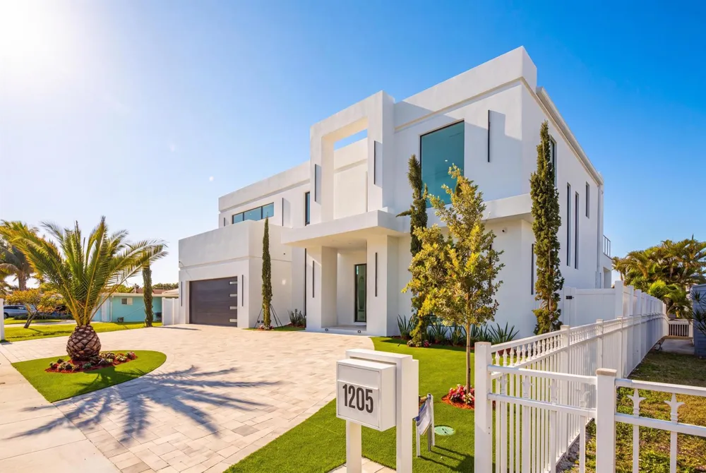 1205 Avocado Isle Fort Lauderdale, FL 33315