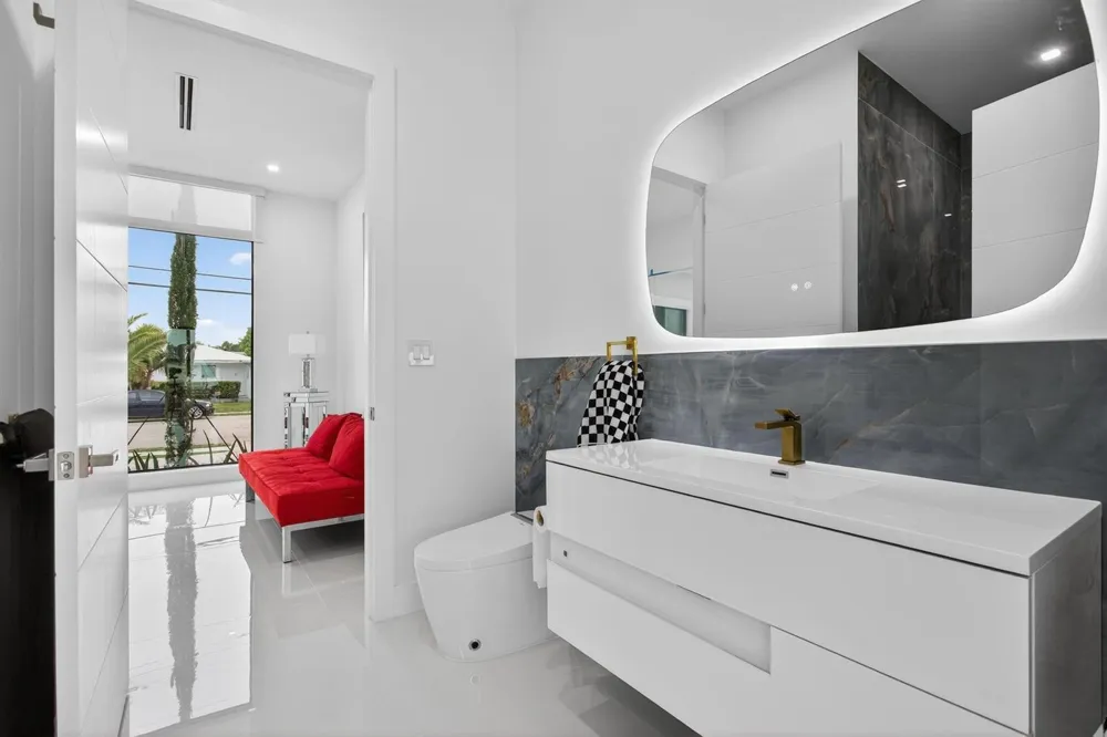1205 Avocado Isle Fort Lauderdale, FL 33315