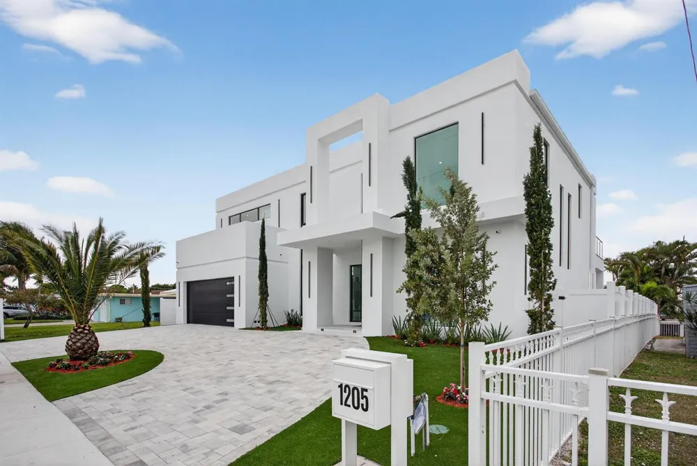 1205 Avocado Isle Fort Lauderdale, FL 33315