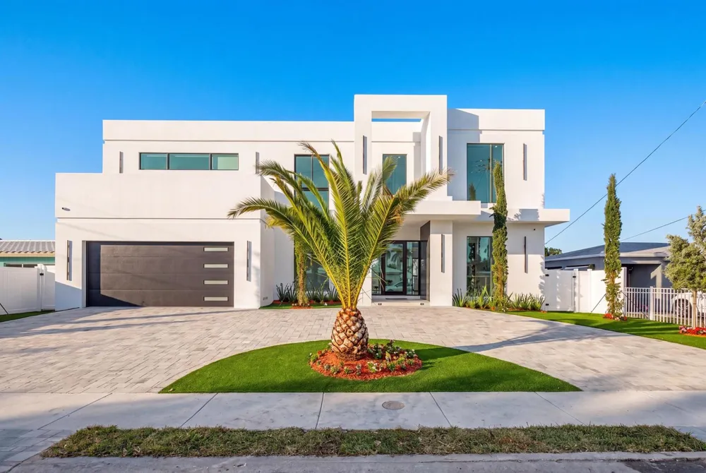 1205 Avocado Isle Fort Lauderdale, FL 33315