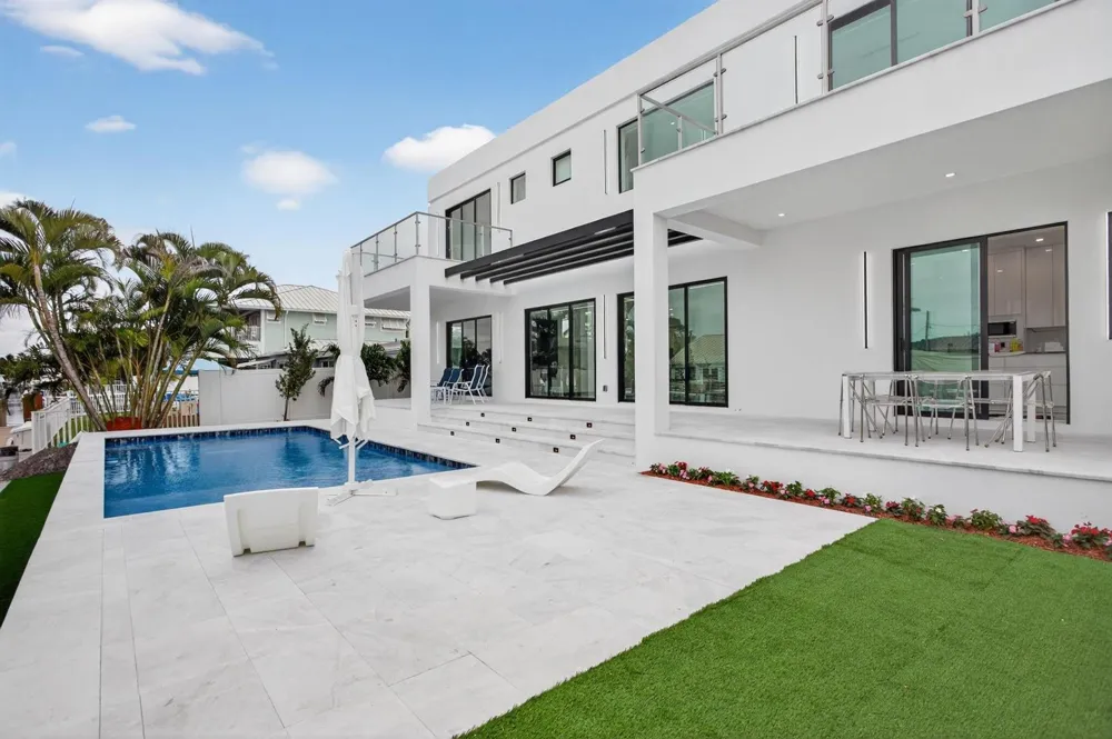 1205 Avocado Isle Fort Lauderdale, FL 33315