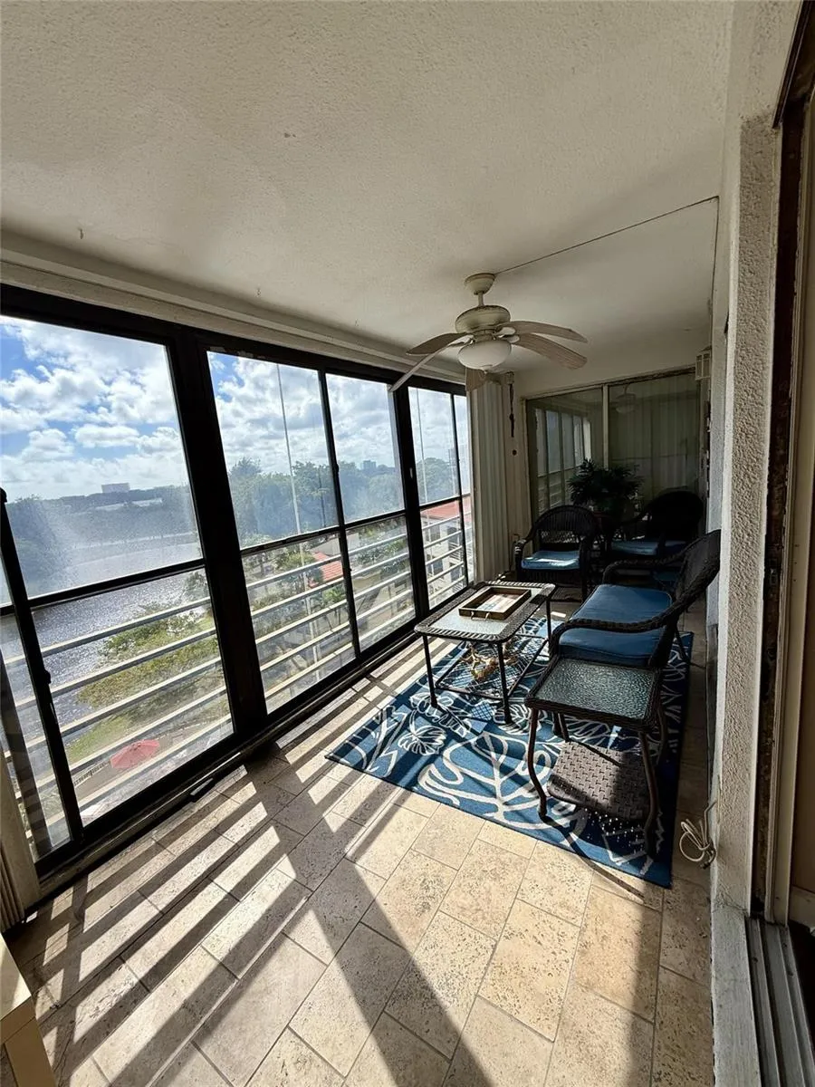 2304 S Cypress Bend Drive #615 Pompano Beach, FL 33069