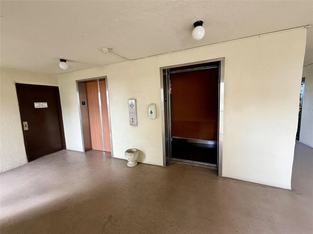 2304 S Cypress Bend Drive #615 Pompano Beach, FL 33069