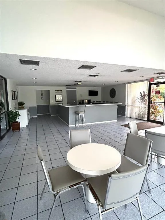 2304 S Cypress Bend Drive #615 Pompano Beach, FL 33069