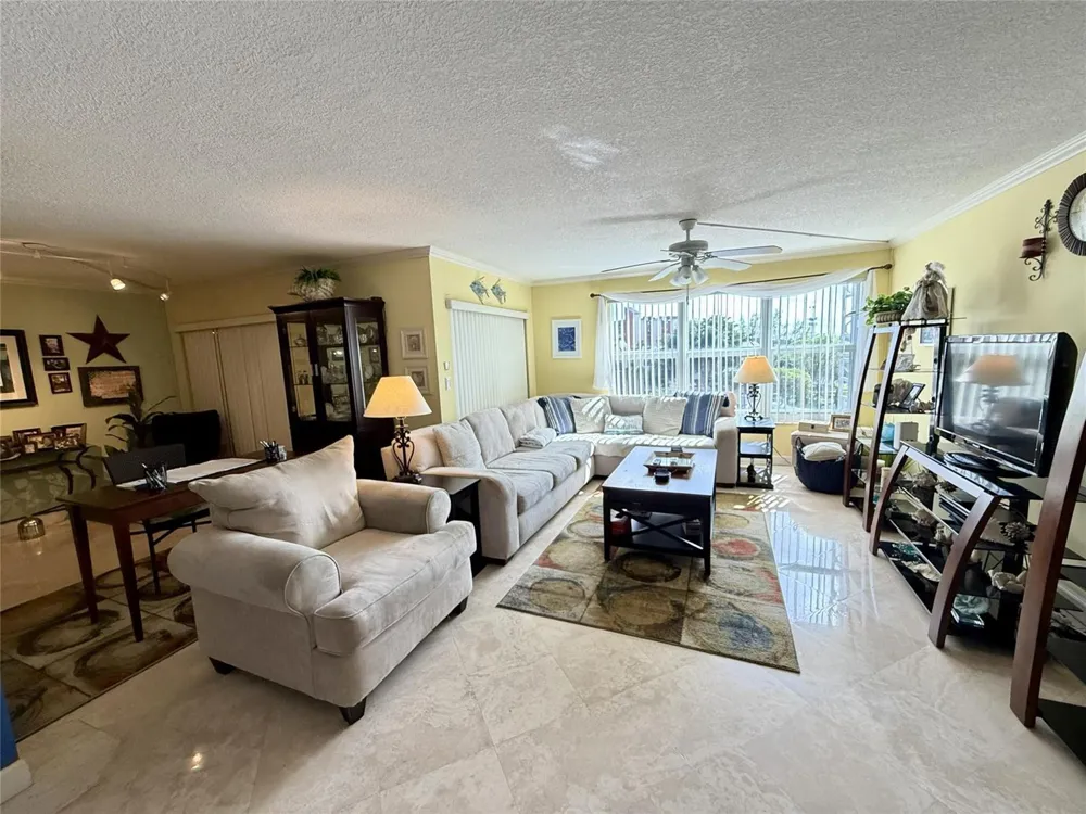 2304 S Cypress Bend Drive #615 Pompano Beach, FL 33069