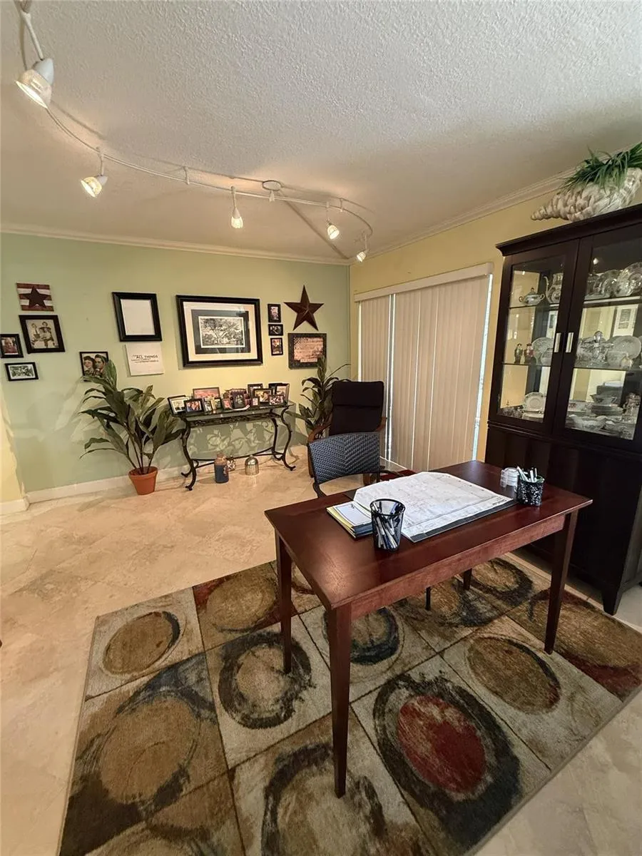 2304 S Cypress Bend Drive #615 Pompano Beach, FL 33069
