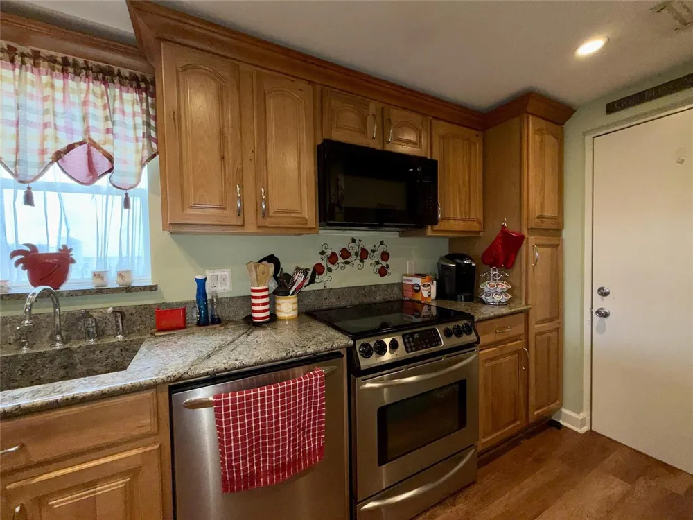 2304 S Cypress Bend Drive #615 Pompano Beach, FL 33069