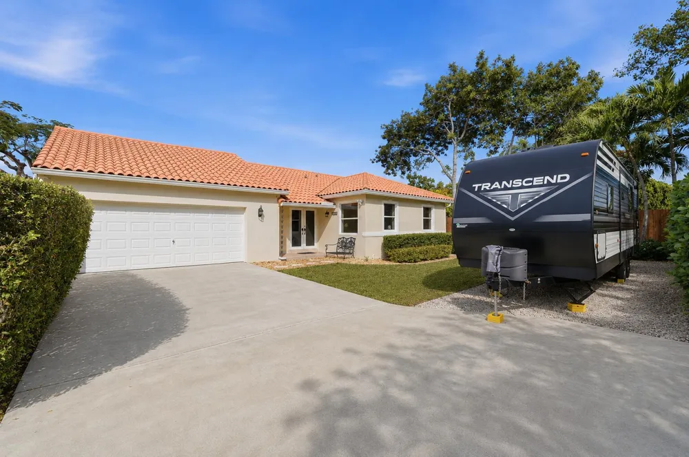 16921 SW 92nd Court Palmetto Bay, FL 33157