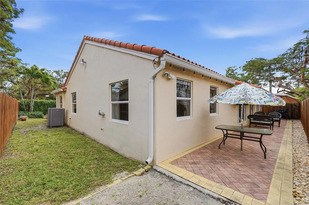 16921 SW 92nd Court Palmetto Bay, FL 33157