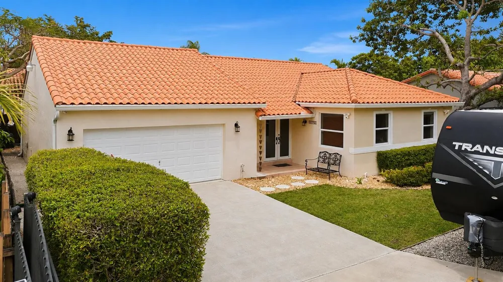 16921 SW 92nd Court Palmetto Bay, FL 33157