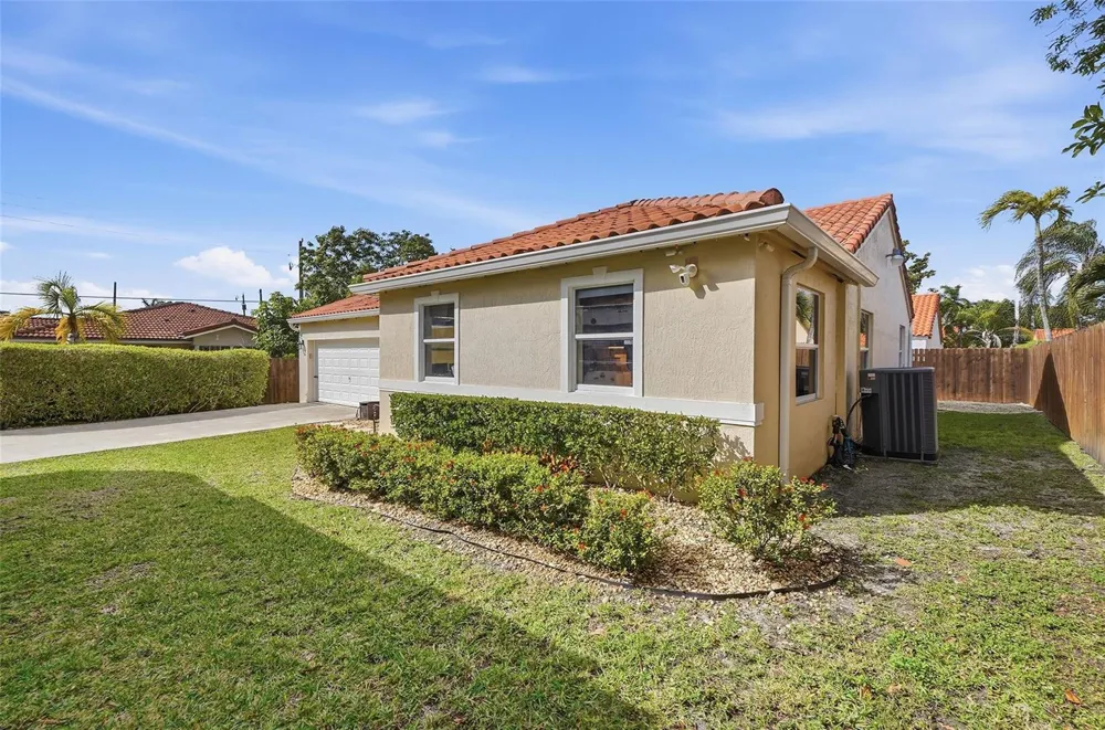 16921 SW 92nd Court Palmetto Bay, FL 33157