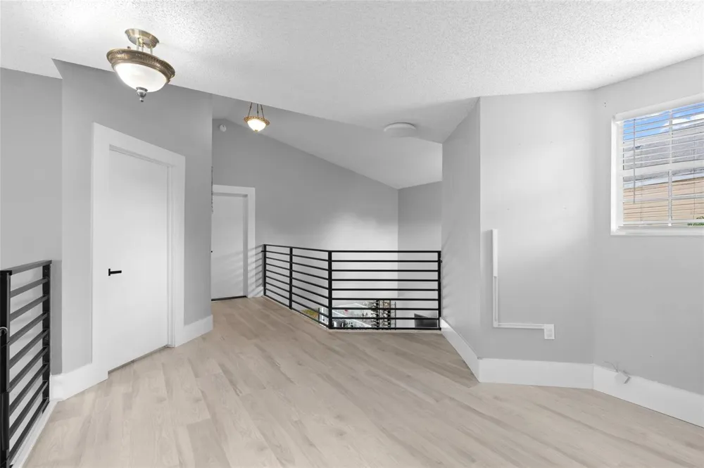 133 SW 159th Way Sunrise, FL 33326