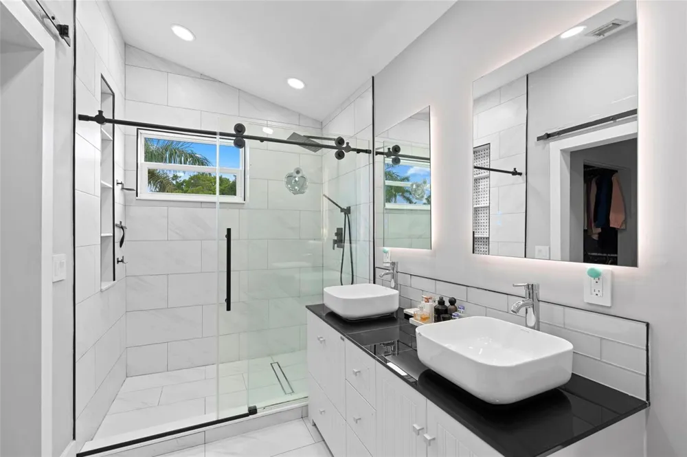 133 SW 159th Way Sunrise, FL 33326