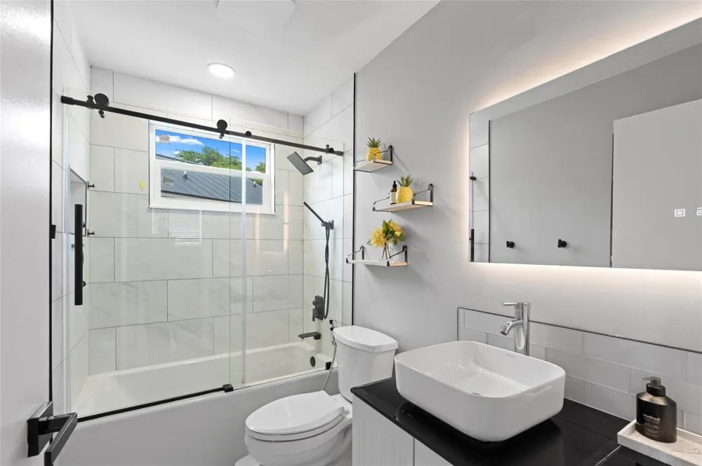 133 SW 159th Way Sunrise, FL 33326