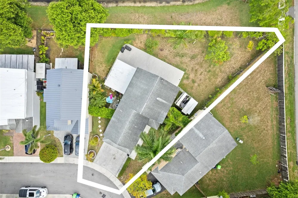133 SW 159th Way Sunrise, FL 33326