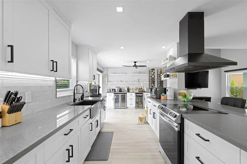 133 SW 159th Way Sunrise, FL 33326