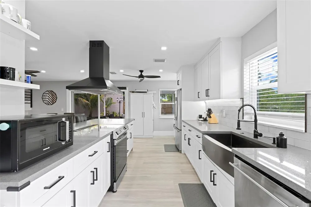 133 SW 159th Way Sunrise, FL 33326