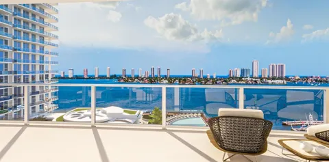 220 Lake Shore Drive #908