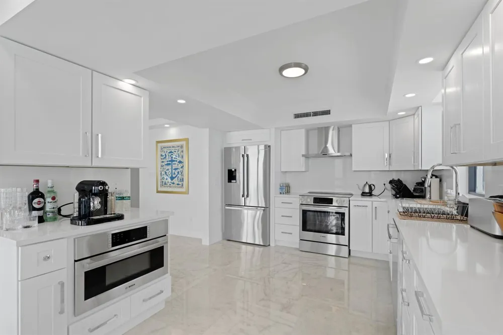 5380 Ocean Drive #10d Riviera Beach, FL 33404