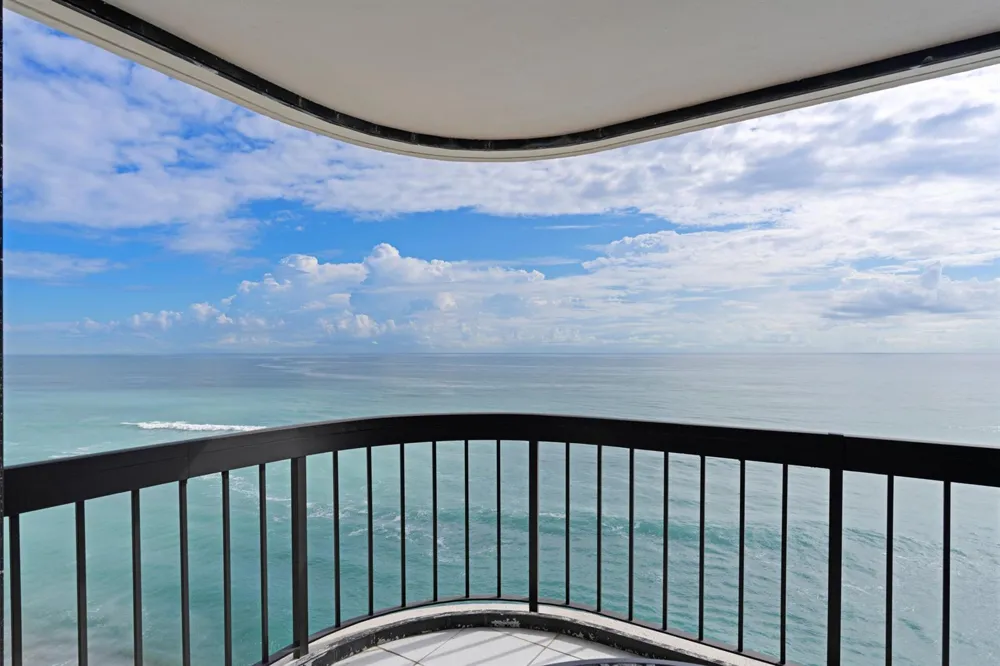5380 Ocean Drive #10d Riviera Beach, FL 33404