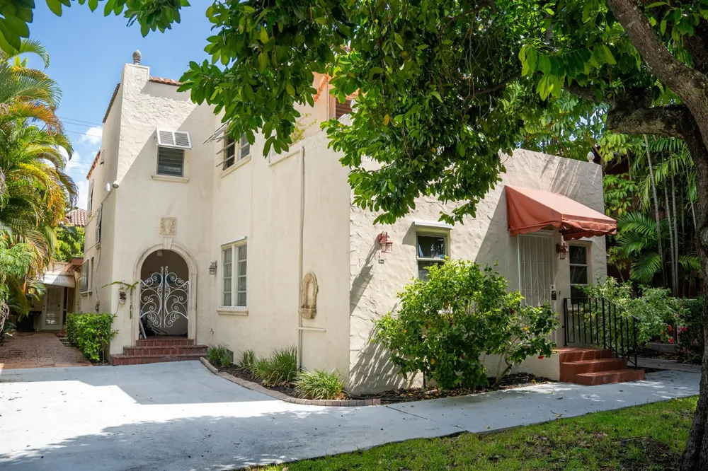 219 Seminole Avenue Palm Beach, FL 33480