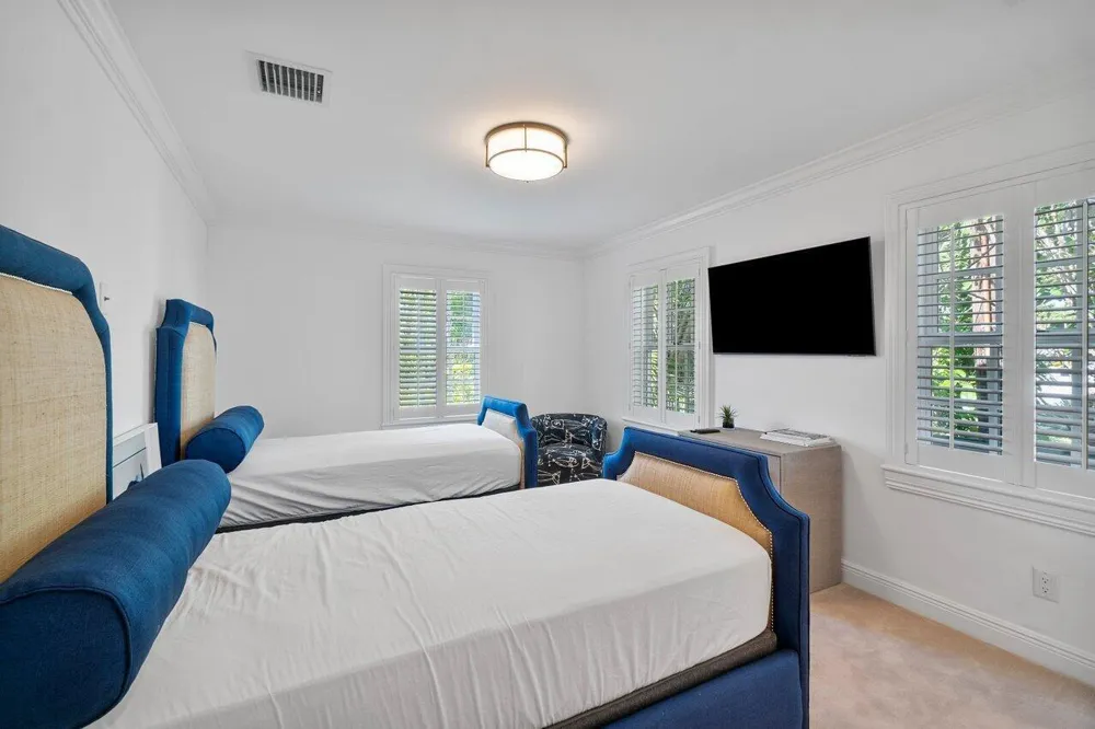 100 Regents Park Road Palm Beach, FL 33480