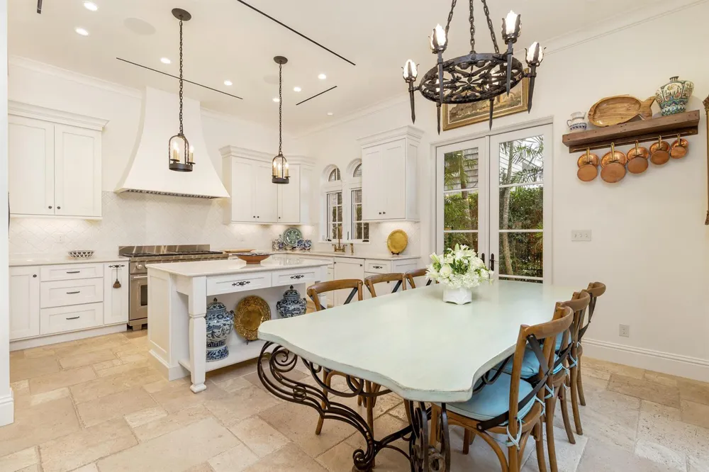 261 Seminole Avenue Palm Beach, FL 33480