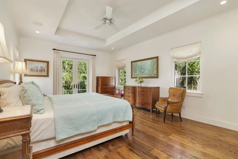 261 Seminole Avenue Palm Beach, FL 33480