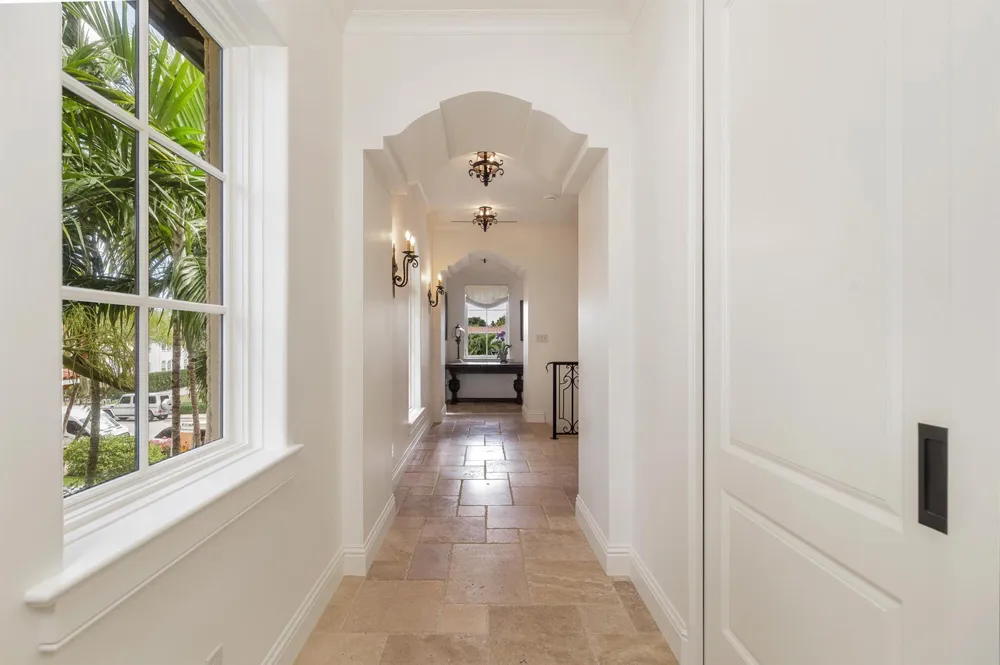 261 Seminole Avenue Palm Beach, FL 33480