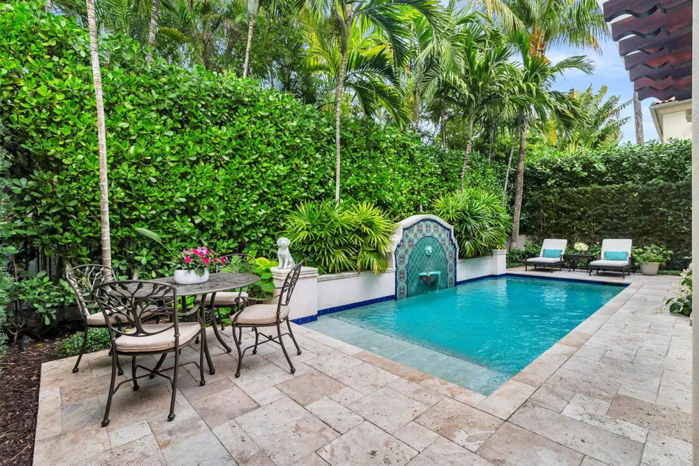 261 Seminole Avenue Palm Beach, FL 33480