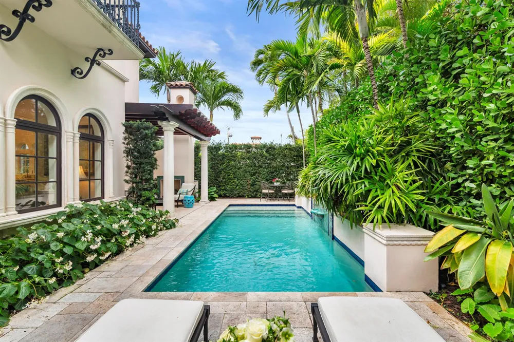 261 Seminole Avenue Palm Beach, FL 33480