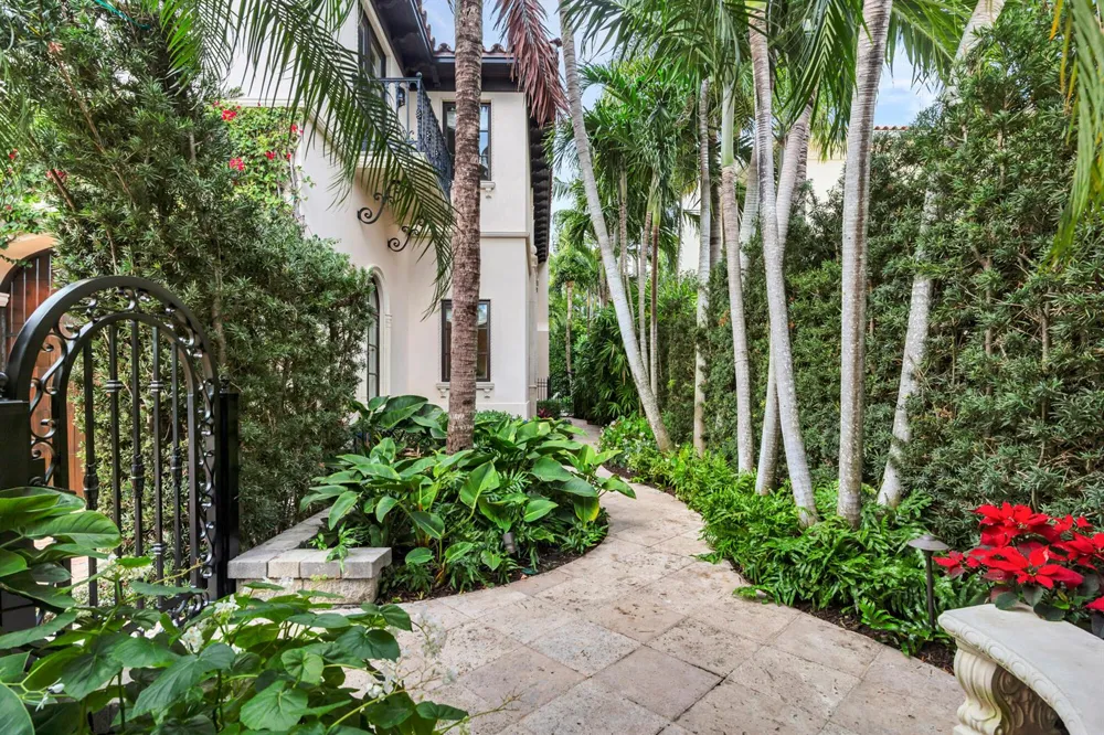 261 Seminole Avenue Palm Beach, FL 33480